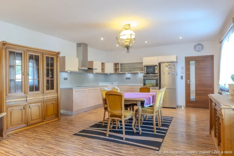 Byt 3KK pivnice a pozemek Slusovice Dlouha 15